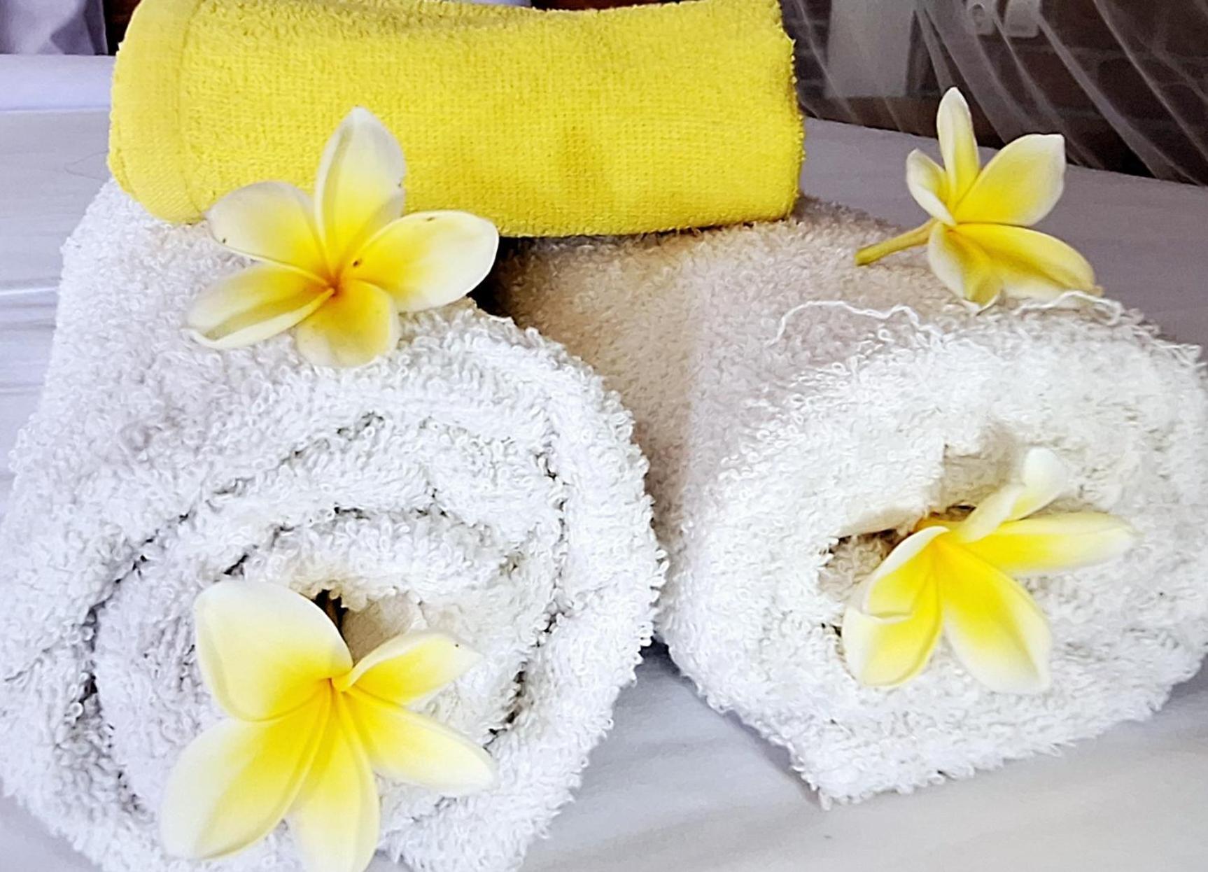 Bunga Maliq Bungalow Lombok เตเตบาตู ห้อง รูปภาพ