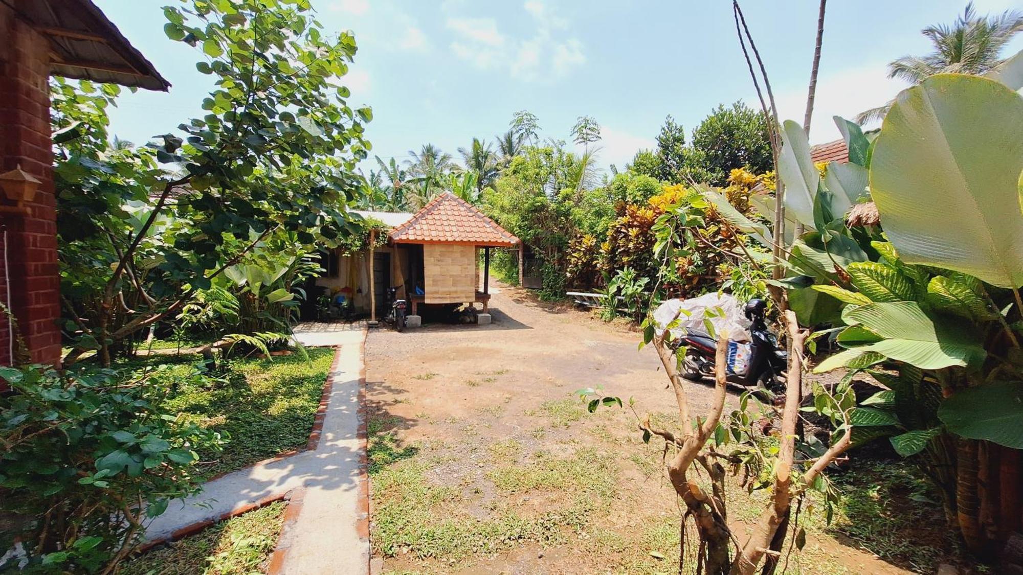 Bunga Maliq Bungalow Lombok เตเตบาตู ห้อง รูปภาพ