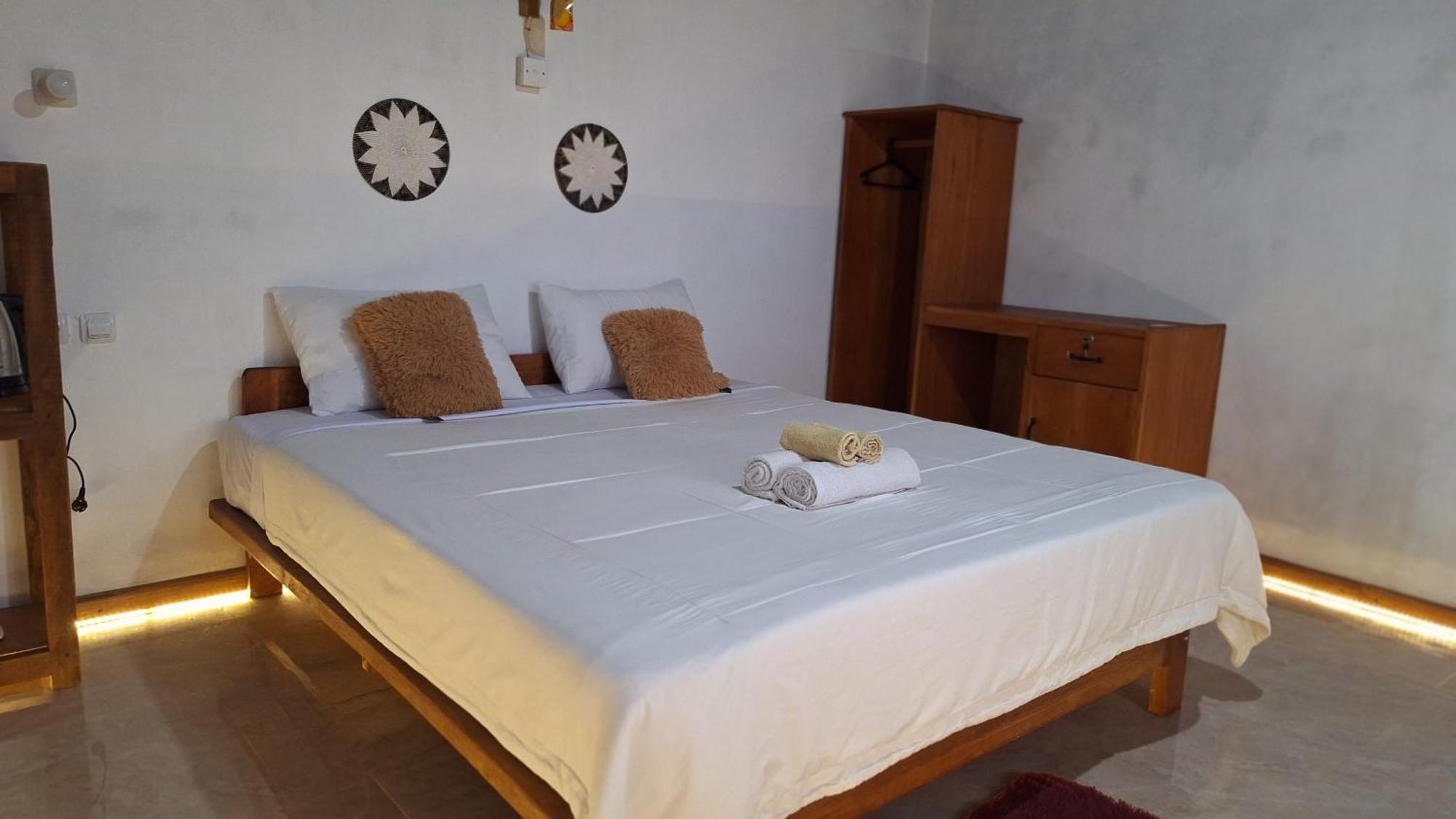 Bunga Maliq Bungalow Lombok เตเตบาตู ภายนอก รูปภาพ