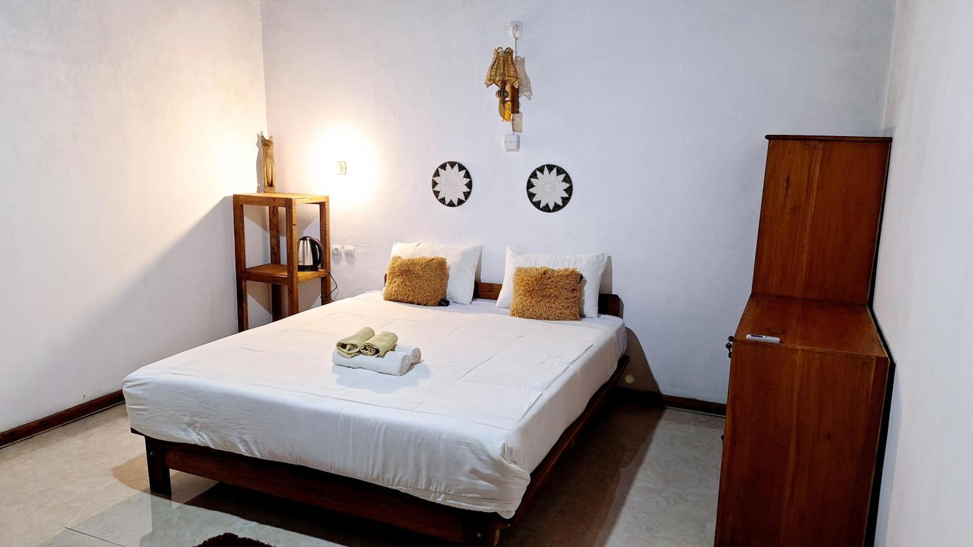 Bunga Maliq Bungalow Lombok เตเตบาตู ห้อง รูปภาพ