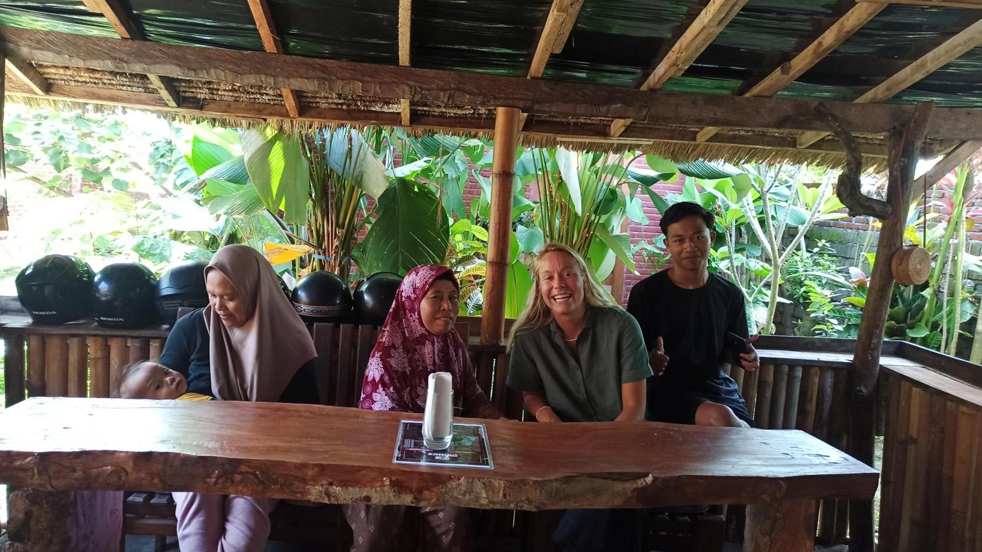 Bunga Maliq Bungalow Lombok เตเตบาตู ห้อง รูปภาพ